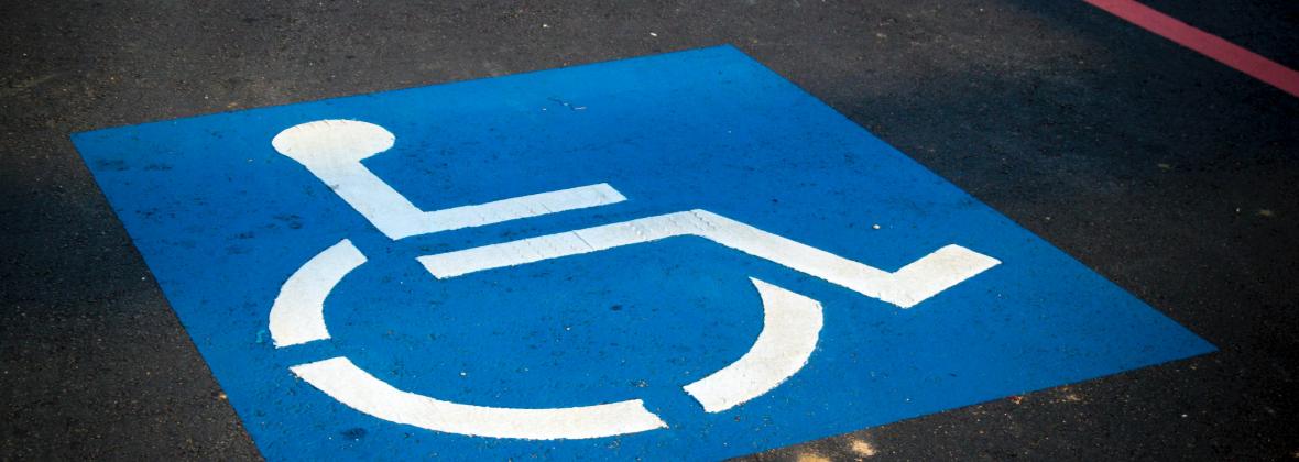 Parkeerplaats voor personen met een handicap